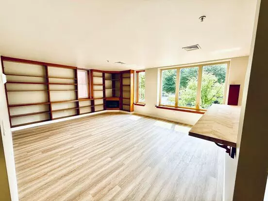 Just Listed For Rent And Ready - Stylish Condo In Prime Downtown Location Apartment for rent in Burlington, VT