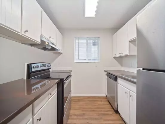 One Bedroom In Desirable Millwood Neighborhood On Tree Lined Street Apartment for rent in Millwood, WA