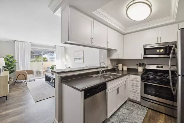 Shadow Ridge Apartment Homes Apartment for rent in Simi Valley, CA Shadow Ridge Apartment Homes Apartment for rent in Simi Valley, CA
