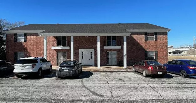 2027, 2037 S River St Apartment for rent in Carthage, MO
