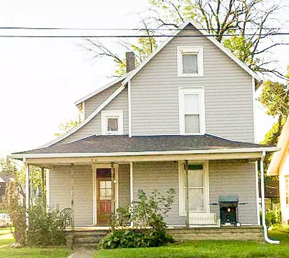 Giant Jackson Row House Available House for rent in Muncie, IN