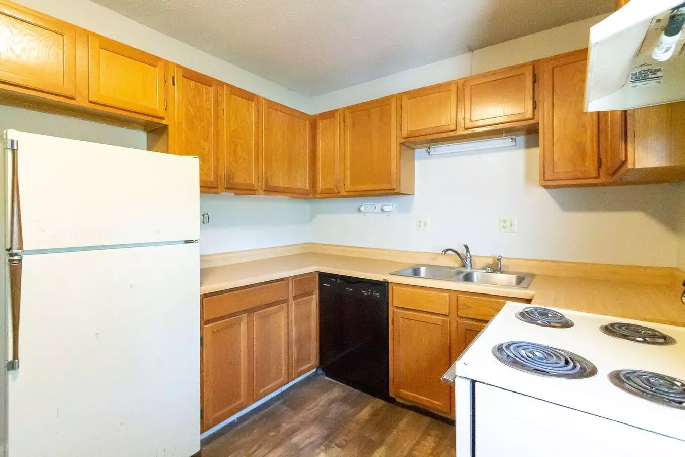 1407 & 1407 1/2 W Jackson St Apartment for rent in Muncie, IN