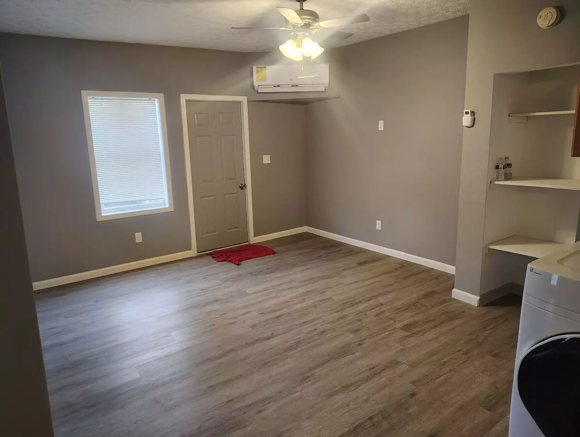 609 E Mulberry St Apartment for rent in Kokomo, IN