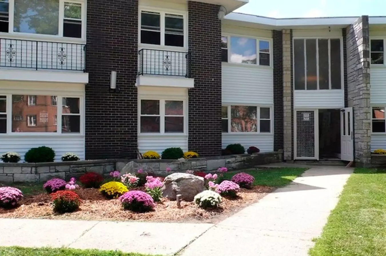 2035 Georgetown Apartment for rent in Waukegan, IL