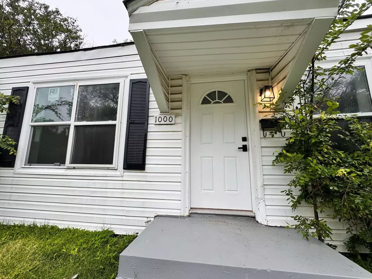 1000/1002 Mclish Apartment for rent in Ardmore, OK