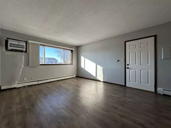 910 33rd Ave Apartment for rent in Marion, IA