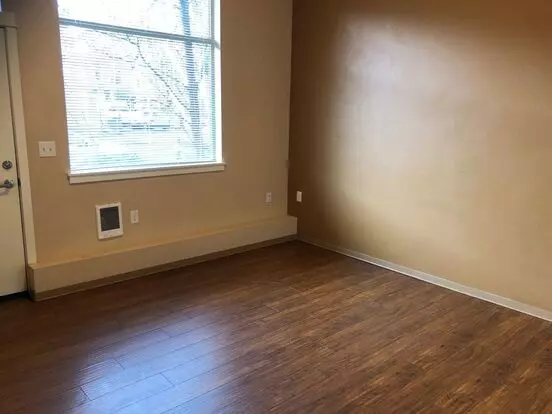 Windsor Manor Apartment for rent in Eugene, OR