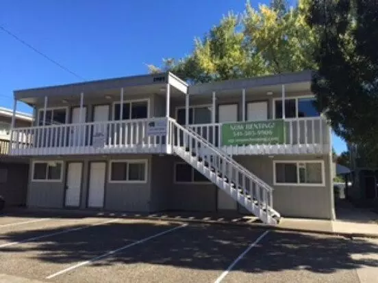 1747 Hilyard Aly Apartment for rent in Eugene, OR