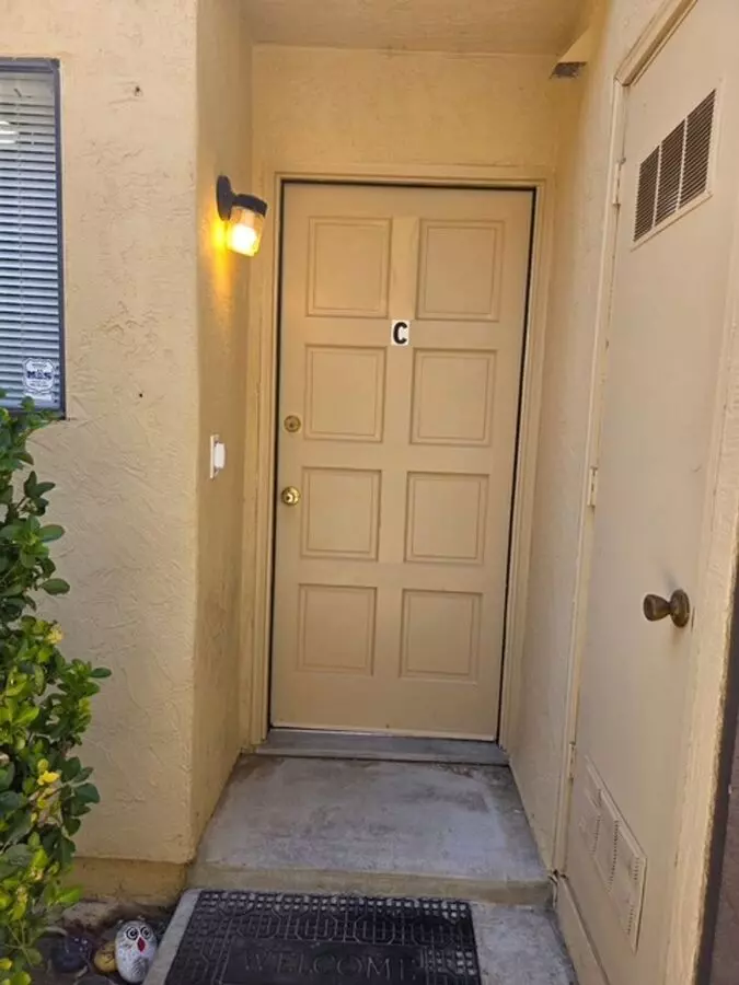 1046P -170- 4300 Isla Verde St. -rb/jp Apartment for rent in Bakersfield, CA