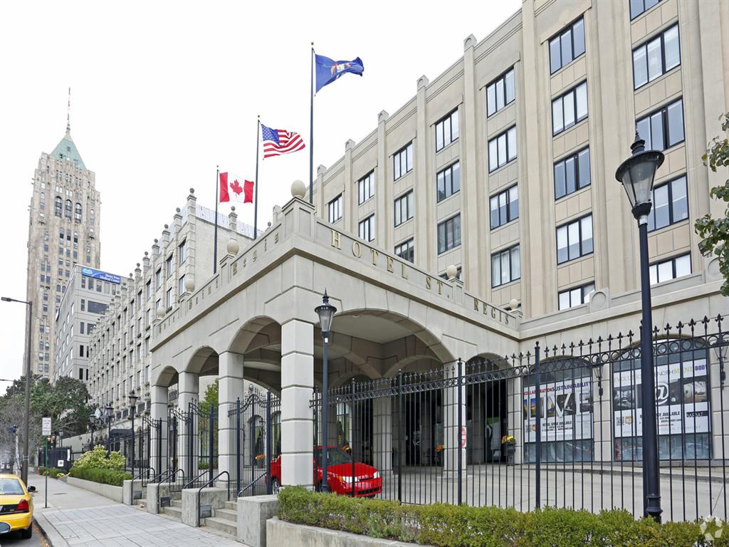 St Regis House Apartments 3075 W Grand Blvd Detroit, MI