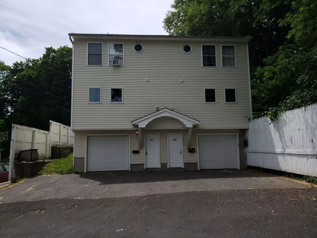 37-39 Munchausen Ave Apartment for rent in Bristol, CT