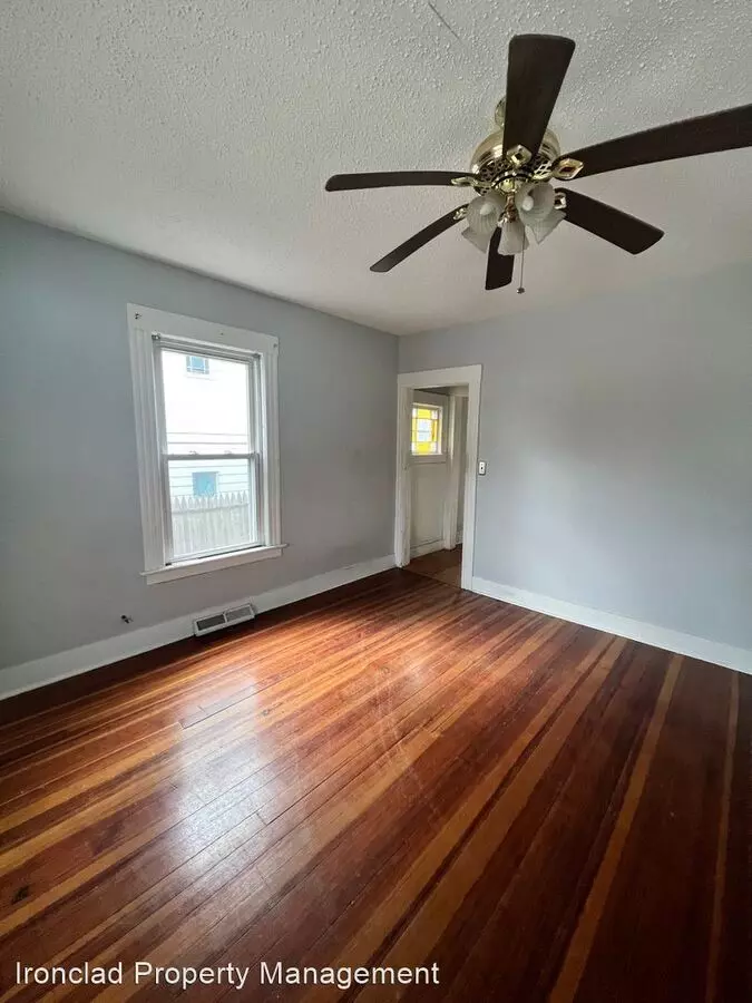 199-201 Oak St Apartment for rent in Manchester, CT