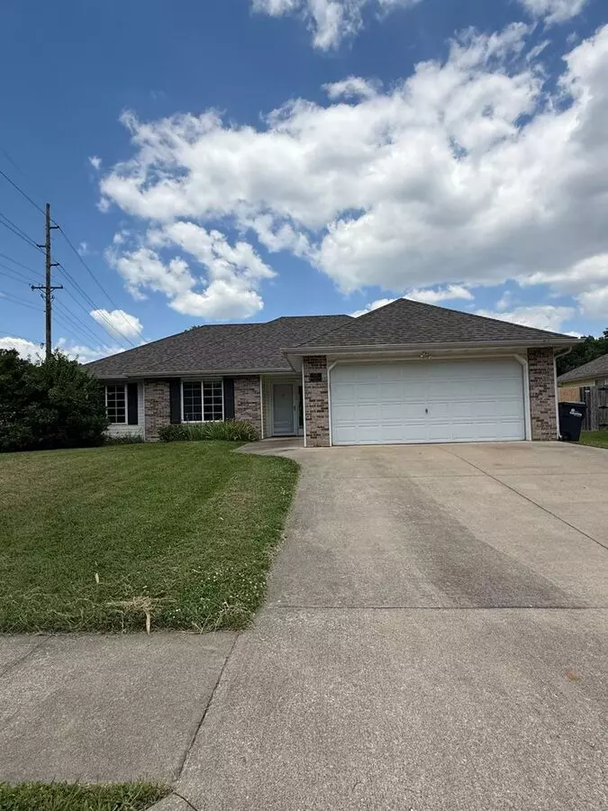 3 Bed 2 Bath Home With Fenced In Backyard House for rent in Columbia, MO