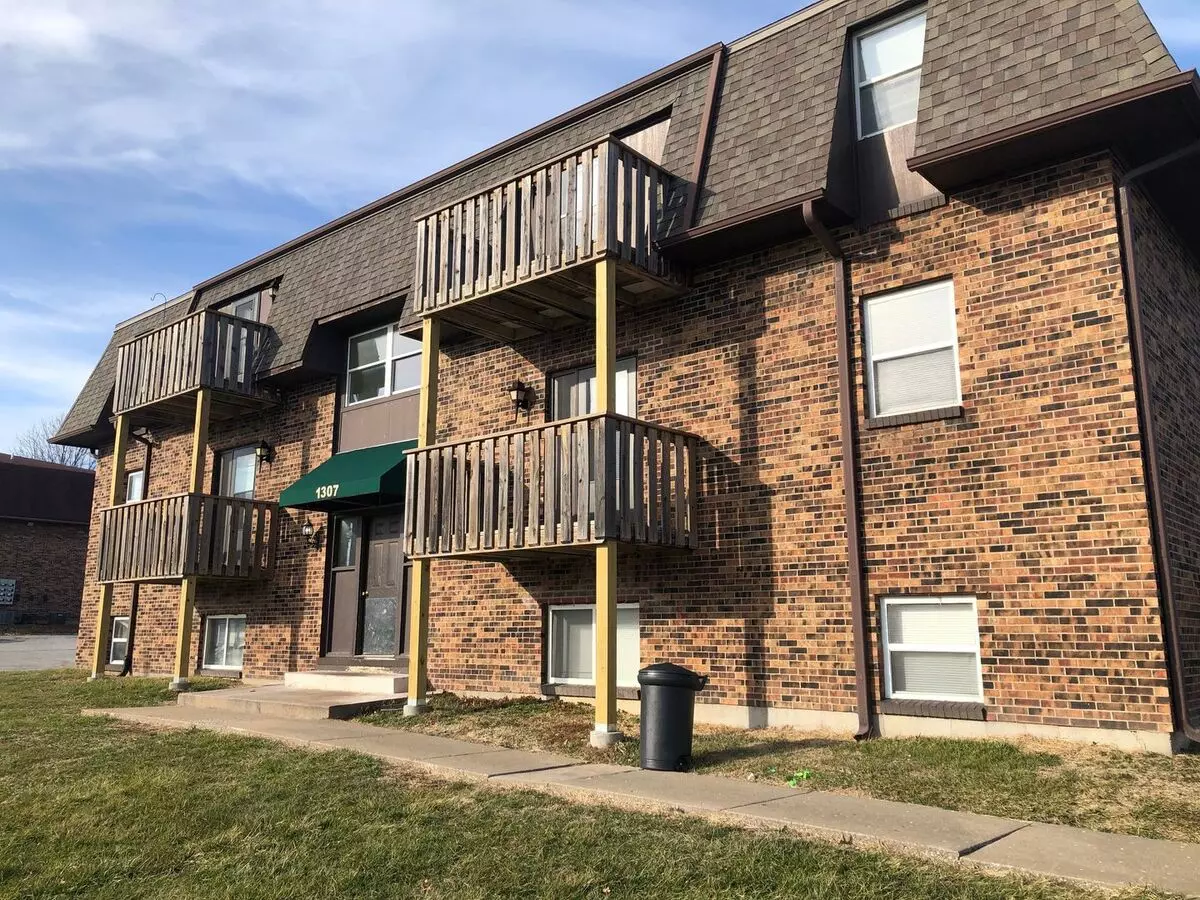 1307 Westview St Apartment for rent in Fulton, MO