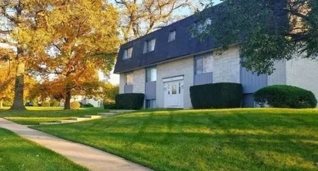 Carriage House Apartments Llc Apartment for rent in Gurnee, IL Carriage House Apartments Llc Apartment for rent in Gurnee, IL