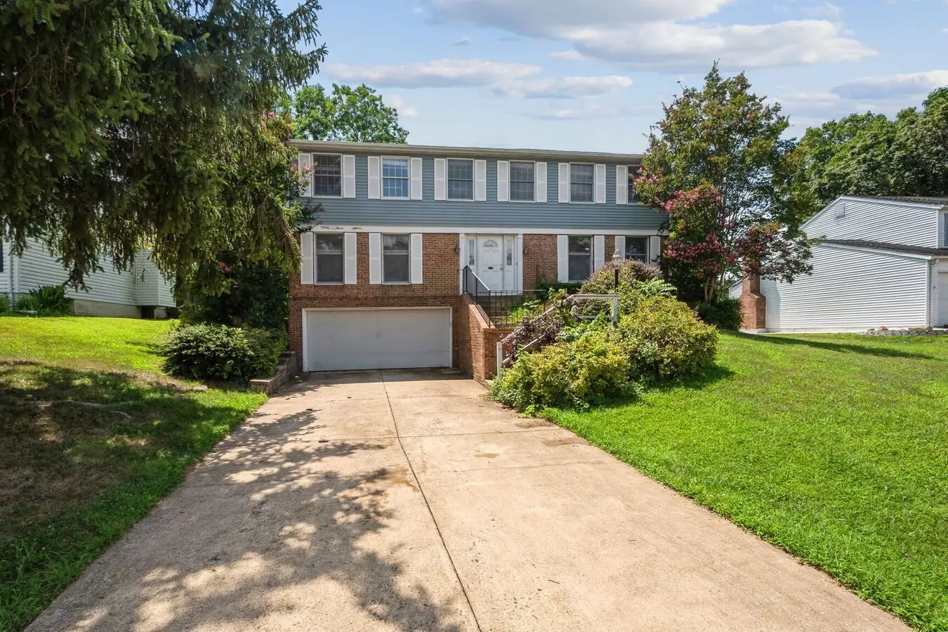 1402 Kingstream Dr House for rent in Herndon, VA