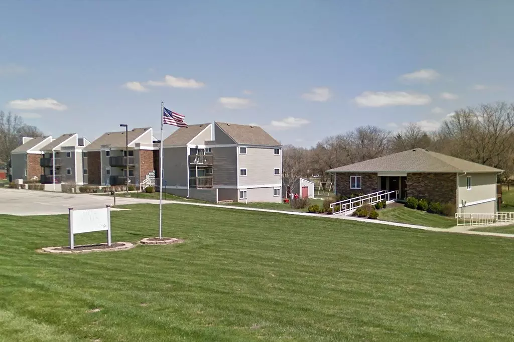 Deer Creek Apartment for rent in Marshall, MO
