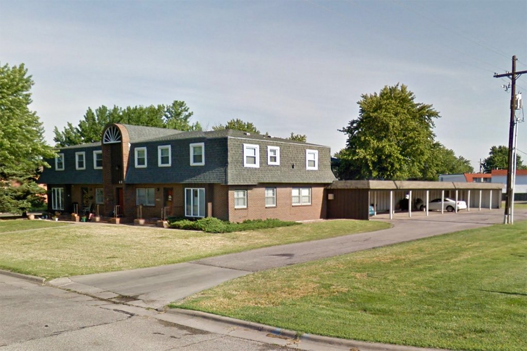 Sierra Way Apartments 40 Pawnee Dr Hutchinson, KS