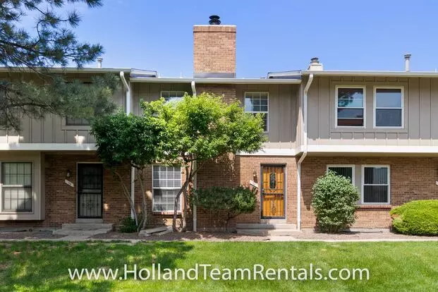 Quiet Townhome With Two Master Suites Apartment for rent in Aurora, CO