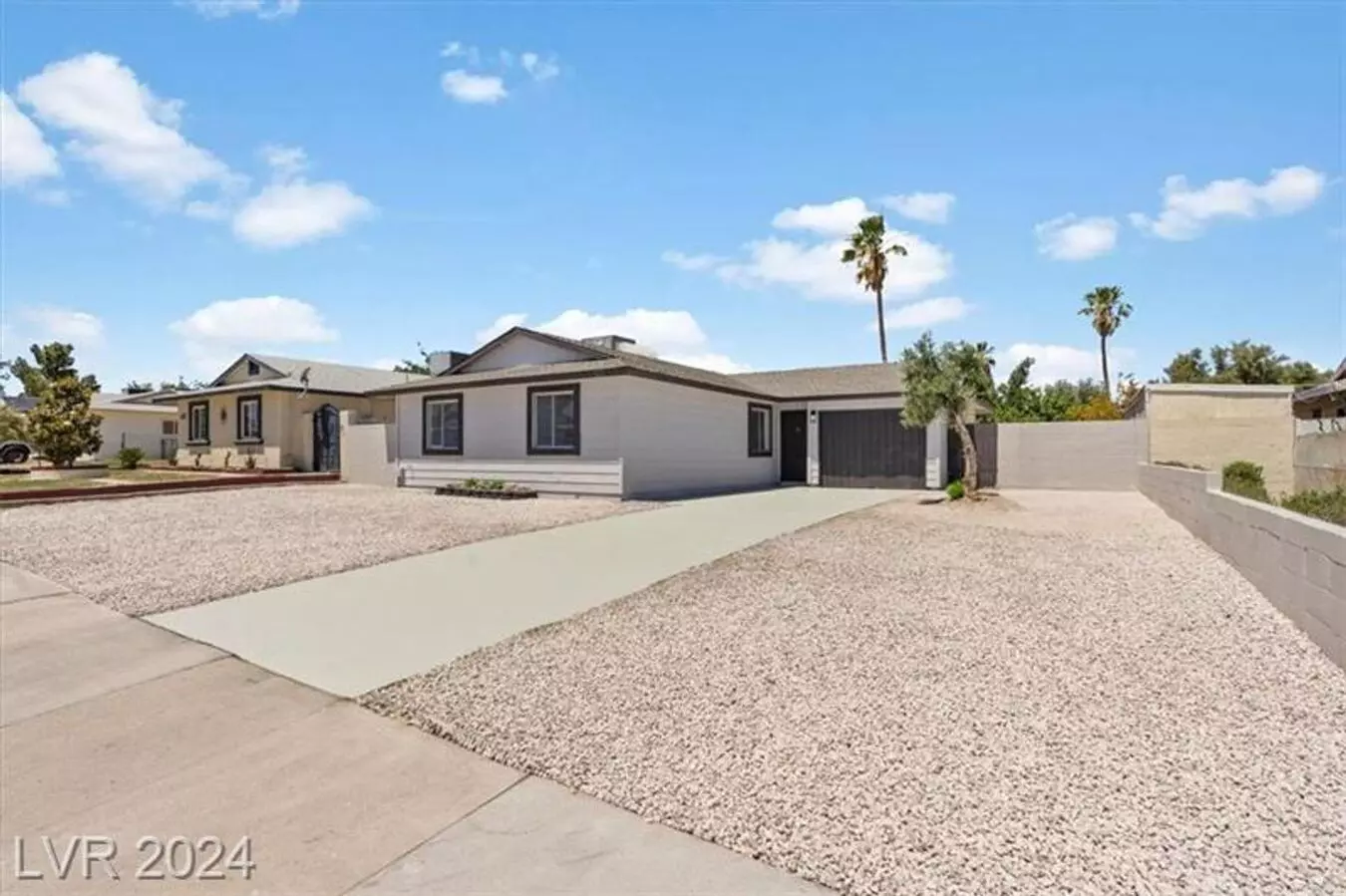 Single Story - No Hoa - 3 Beds, 2 Baths, 1 Car Garage. House for rent in Las Vegas, NV