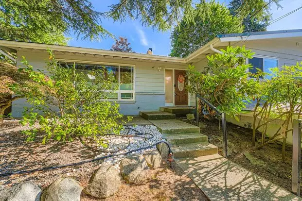 Beautiful Modern House Near Lake Hills And Phantom Lake Apartment for rent in Bellevue, WA Beautiful Modern House Near Lake Hills And Phantom Lake Apartment for rent in Bellevue, WA