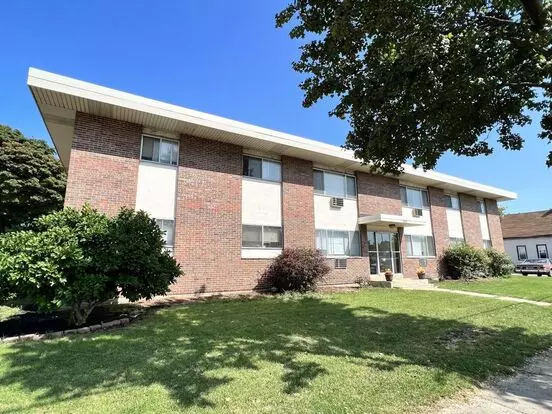 1322 W Cleveland Ave Apartment for rent in Milwaukee, WI 1322 W Cleveland Ave Apartment for rent in Milwaukee, WI