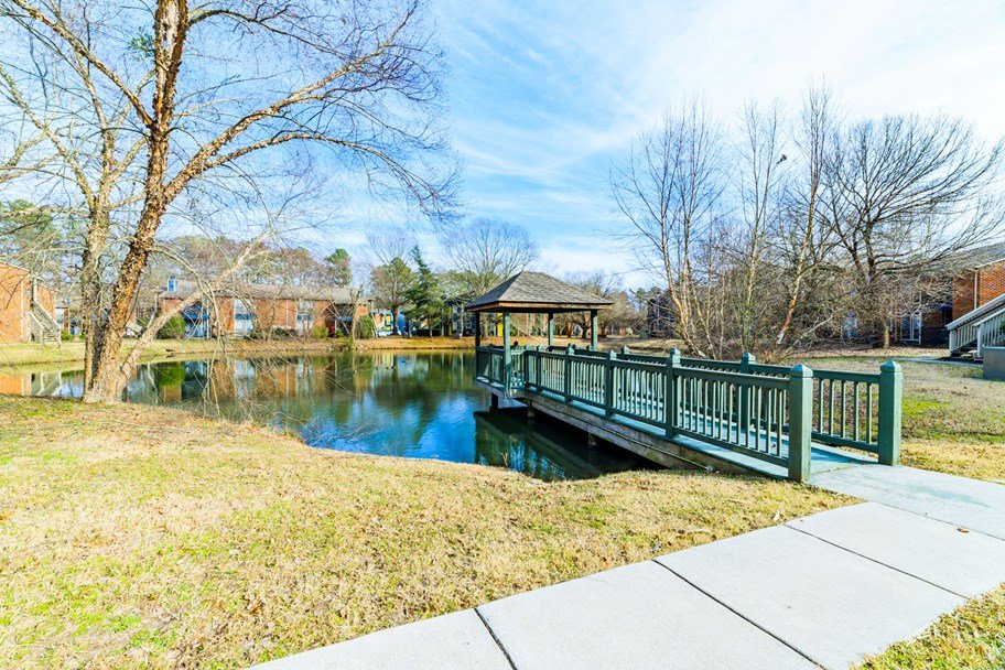 Forest Lake at Oyster Point Apartments Newport News, VA