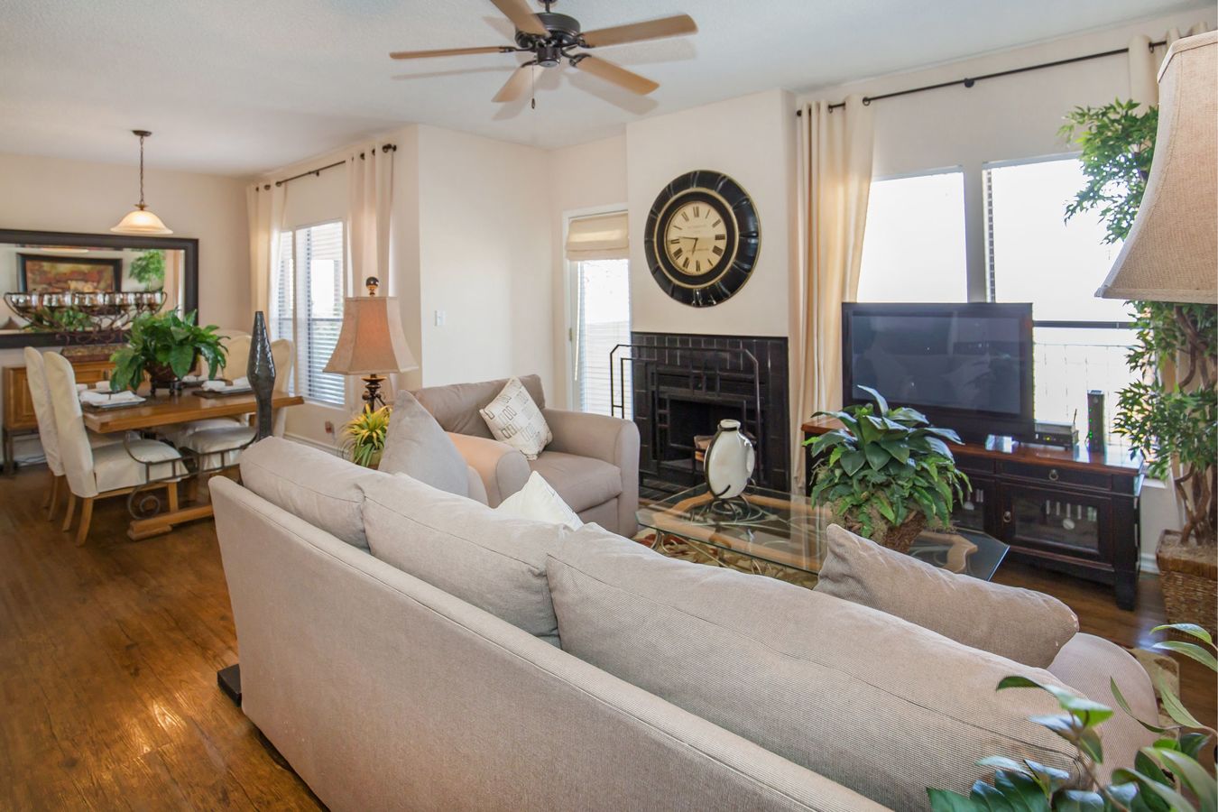 The Pointe Apartments 5525 N Stanton St El Paso, TX