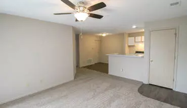 3 of 30 BayOak Apartments Apartment for rent in Normal, IL