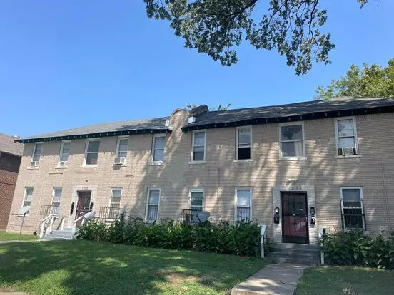 1304 Court Ave Apartment for rent in Memphis, TN