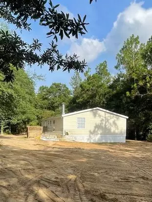 5585 Hwy 393 Apartment for rent in Crestview, FL