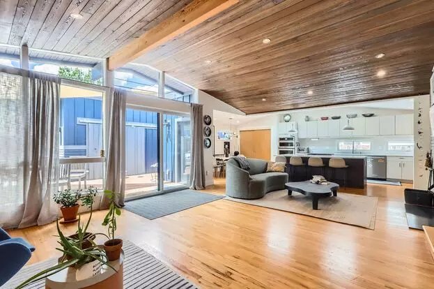 Downtown Boulder Mid-mod Retreat W/ Hot Tub Apartment for rent in Boulder, CO