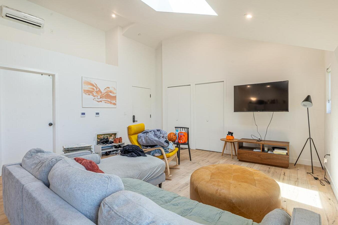 Charming highland park home with 6 bedrooms!... Apartments Los Angeles, CA