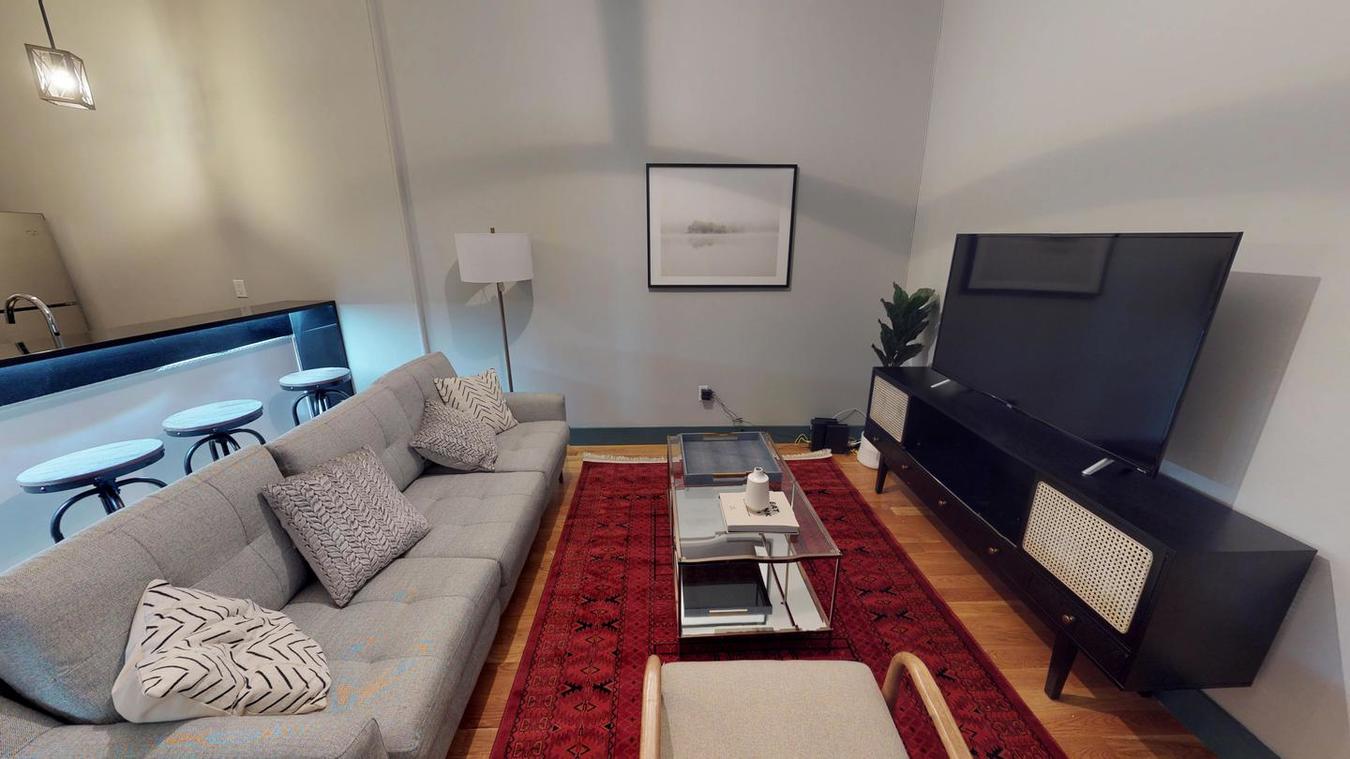 Private Bedroom in Classic Greenpoint Apartment Near McCarren Park