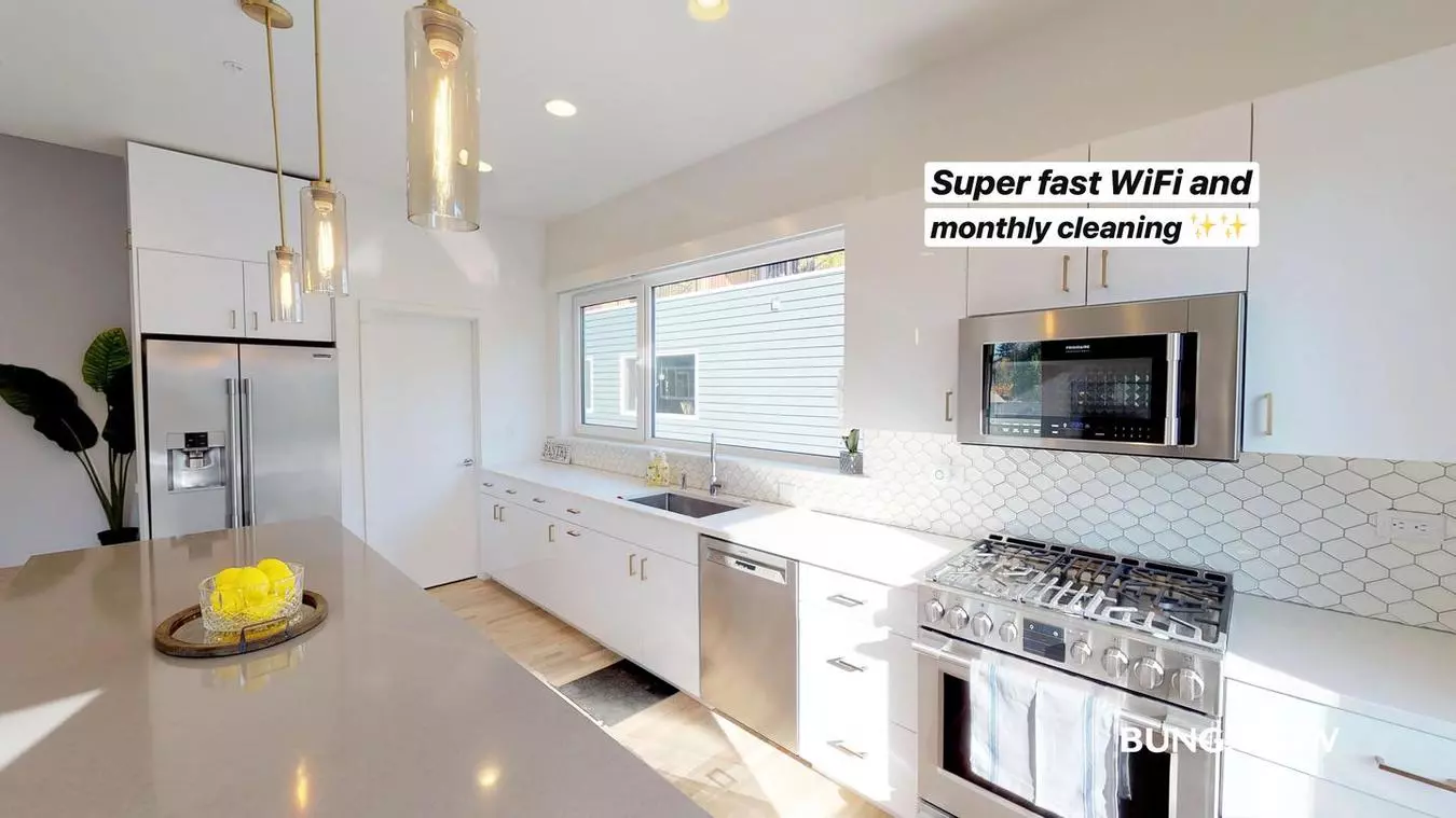 Private Bedroom in Modern Overlook Townhome With Amazing Views Townhouse for rent in Portland, OR
