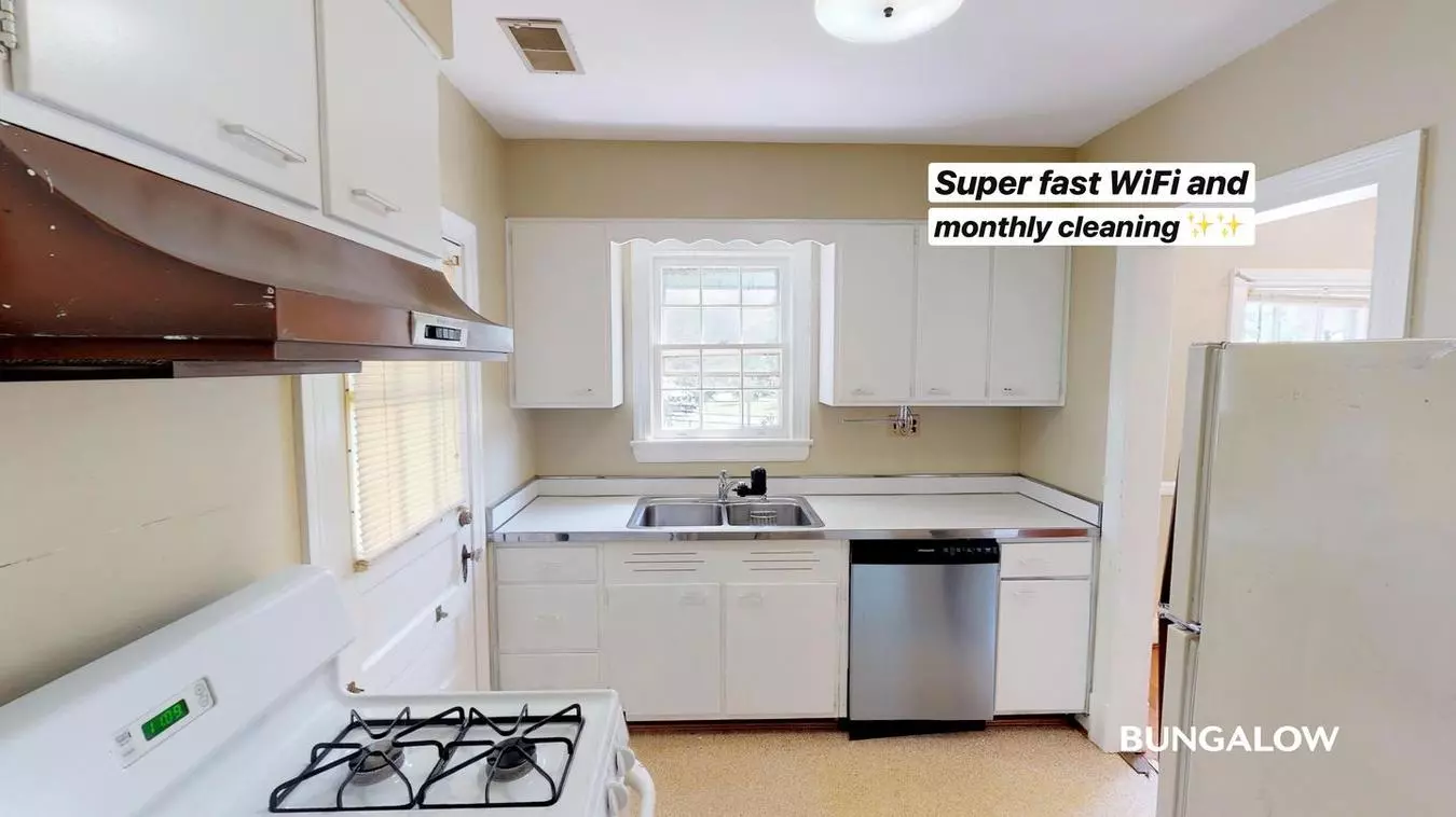 Private Bedroom In Delightful Arlington Home With Sunny Backyard House for rent in Arlington, VA