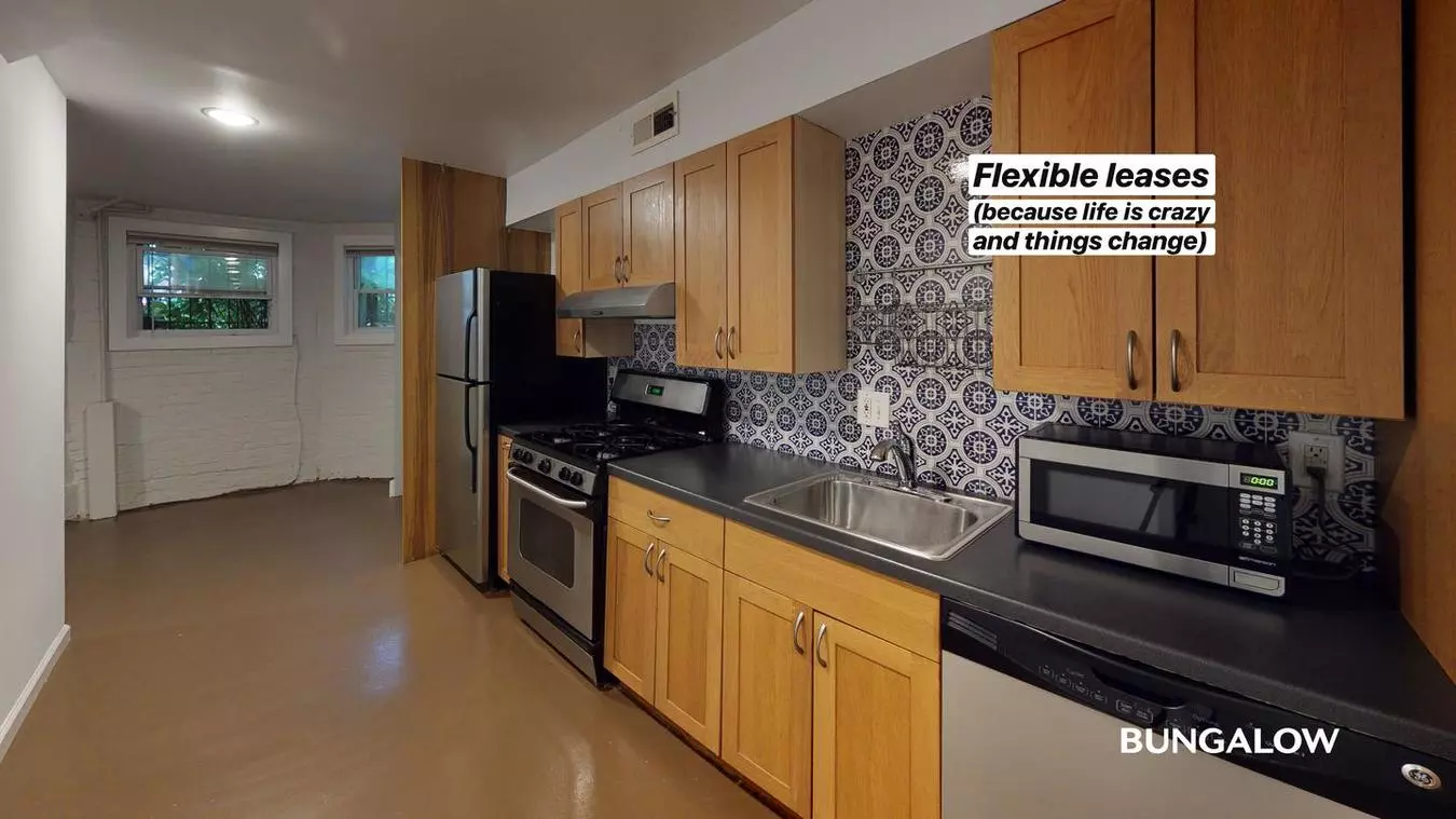 Private Bedroom in Delightful Columbia Heights apartment by Yellow and Green lines House for rent in Washington, DC