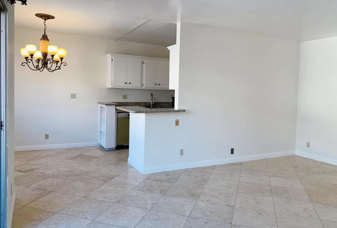 5349 Newcastle Ave Los Angeles, CA Apartment for Rent