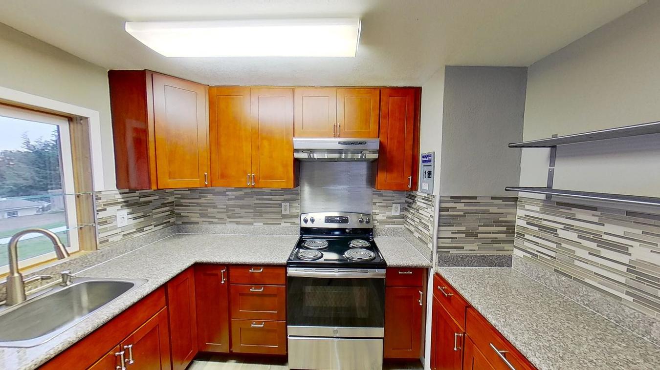 Stylish & bright Renton home by Highlands Park Apartments Renton, WA