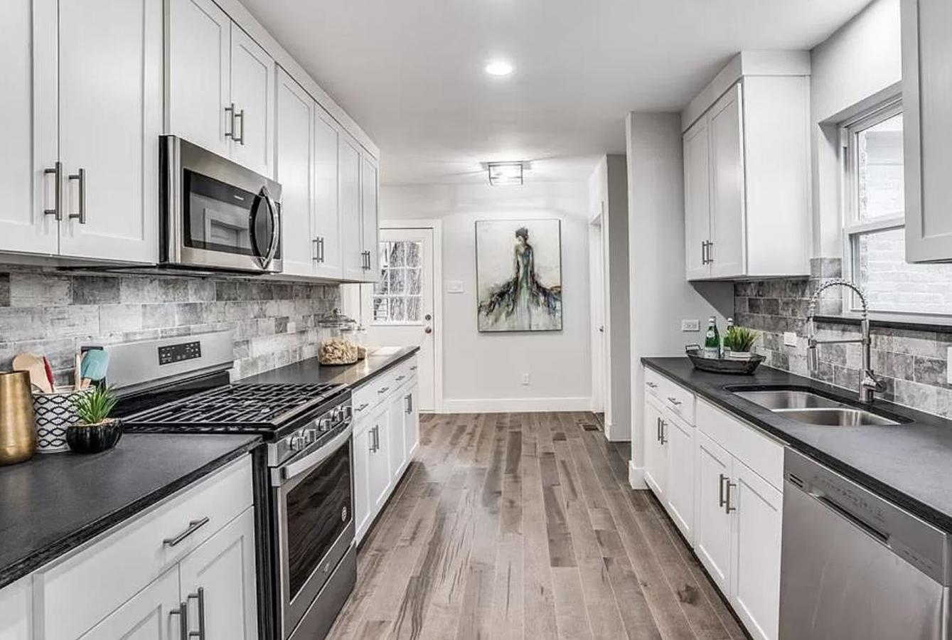 Renovated North Oak Cliff home near Arts... Apartments Dallas, TX