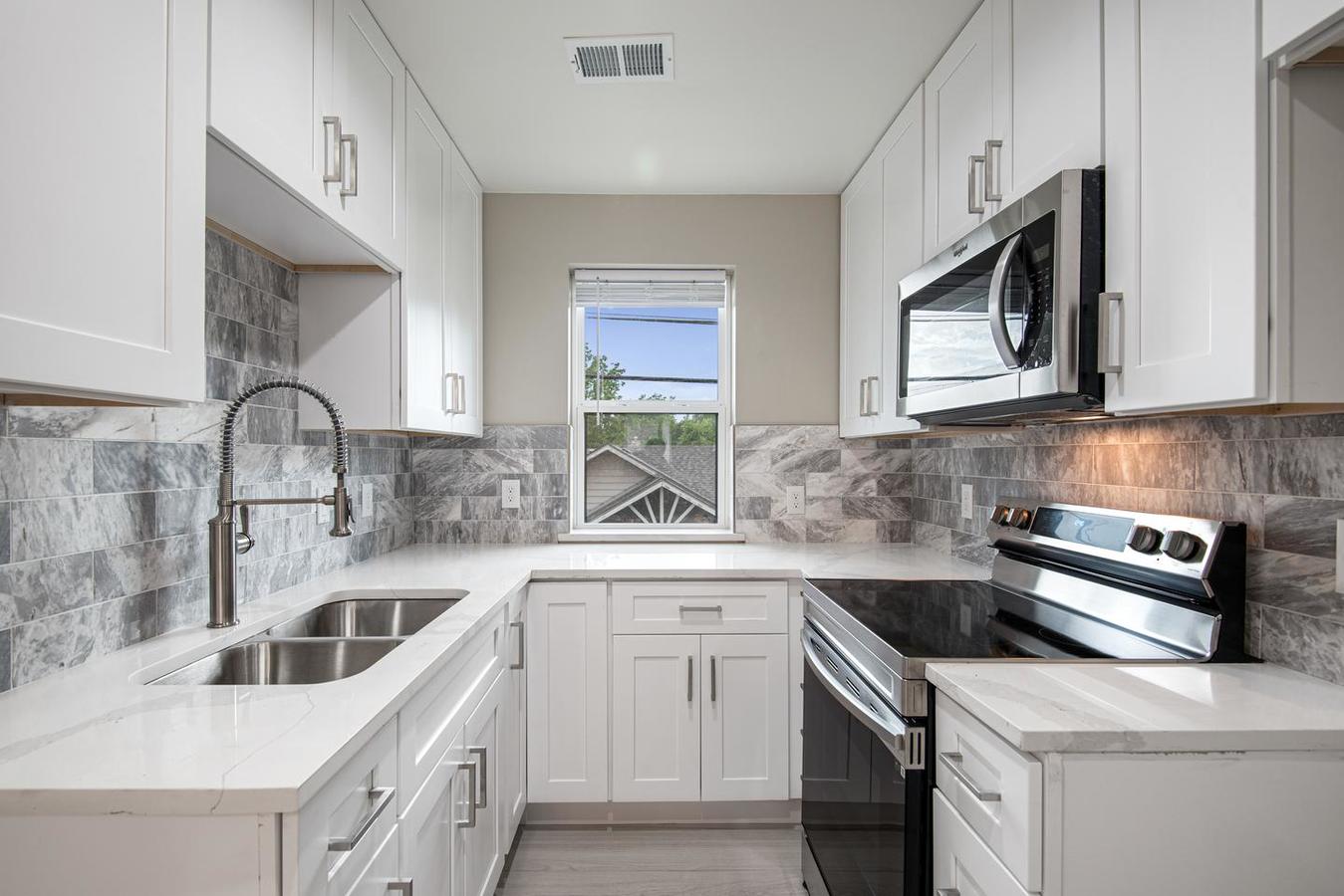 Sleek Barnum 2 bed/1 bath unit near parks,... Apartments Denver, CO