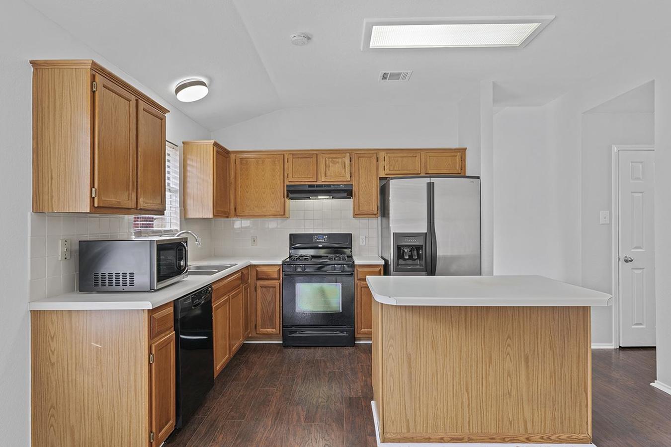 Spacious & comfy Willow Run home by Mills Pond Apartments Austin, TX