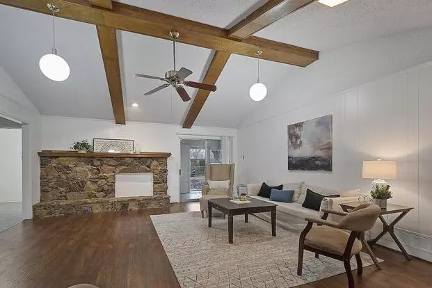 DeSoto Luxury Living with a Serene Waterview and Elegant Touches Apartment for rent in Desoto, TX