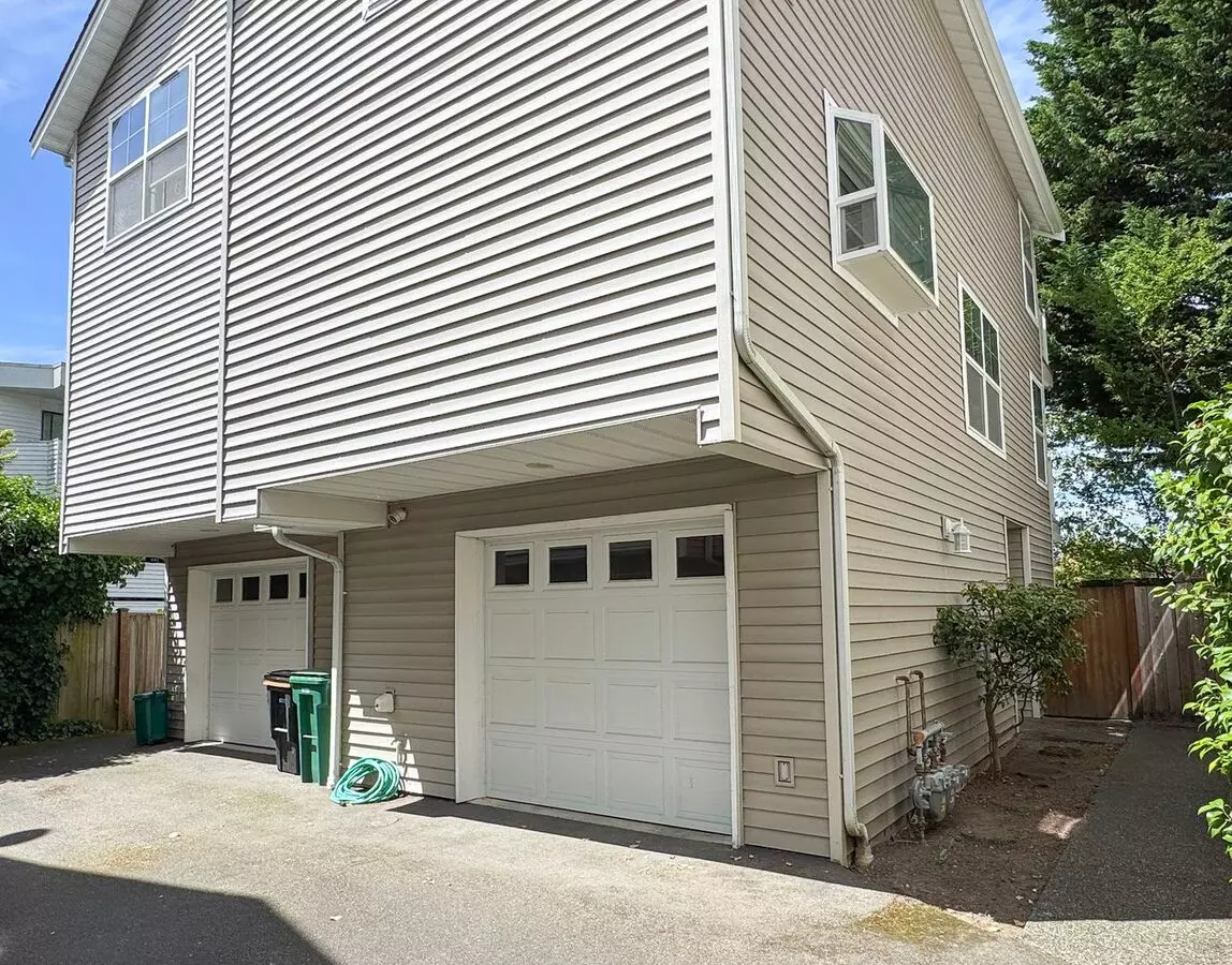 11717- B 16th Ave NE House for rent in Seattle, WA