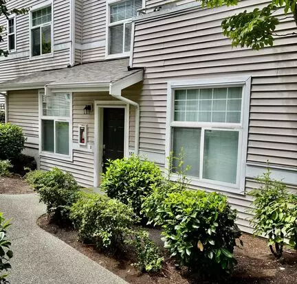 2 Bed / 2 Bath Bellevue Condo $2,595/mo Apartment for rent in Bellevue, WA