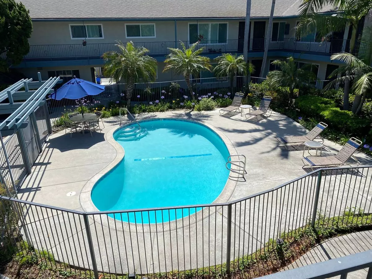 Pt Mesa Apartment for rent in Costa Mesa, CA