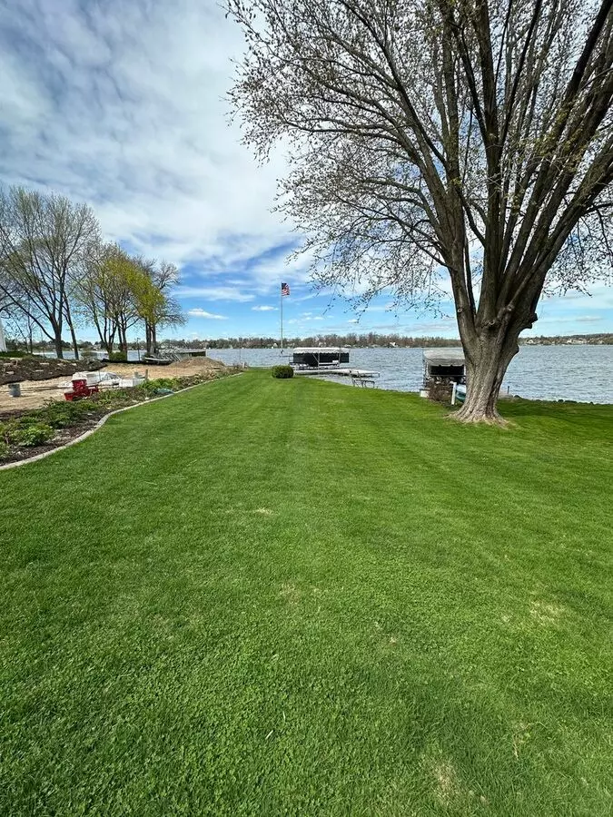 Single Family On Okauchee Lake! House for rent in Oconomowoc, WI