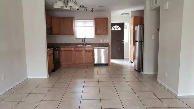 Clean! 2 Bed 2 Bath Town-home In Central Phoenix - Gated - Pool! Apartment for rent in Phoenix, AZ