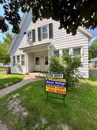 1520/1522 Ave A Apartment for rent in Eau Claire, WI