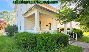 2 of 11 113 E 3rd St Apartment for rent in Auburn, IN